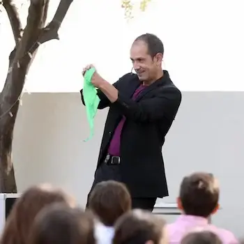 Mago Iván Arribas, mago de Castellón, Quién es Iván Arribas, magia en Castellón, mago de Castellón,magos en Castellón.